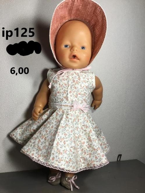 Poppenkleertjes baby pop set. Opbrengst KiKa., Kinderen en Baby's, Speelgoed | Poppen, Nieuw, Babypop, Ophalen