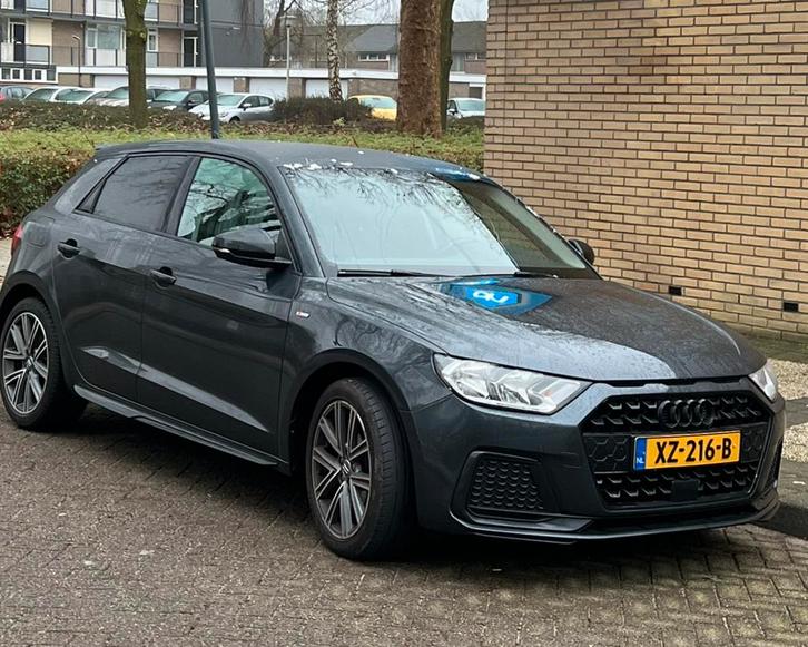 Audi A1 Sportback Grijs 2e eigenaar, Auto's, Audi, Particulier, A1, ABS, Adaptieve lichten, Adaptive Cruise Control, Airbags, Airconditioning