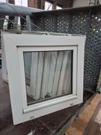Kunstof Klap ramen met dubbel glas, Doe-het-zelf en Verbouw, Kozijnen en Schuifpuien, Kunststof, Gebruikt, Raamkozijn, Inclusief glas