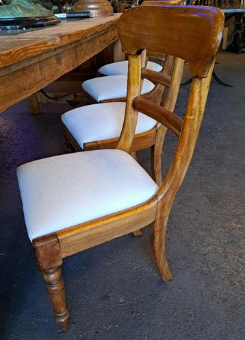 Engelse stoelen met gebogen rugleuning antiek mooie staat beschikbaar voor biedingen