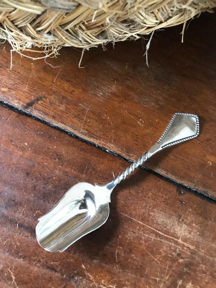 Antieke oude echt zilveren suikerschep/suikerlepel i.z.g.st., Antiek en Kunst, Antiek | Goud en Zilver, Zilver, Ophalen of Verzenden
