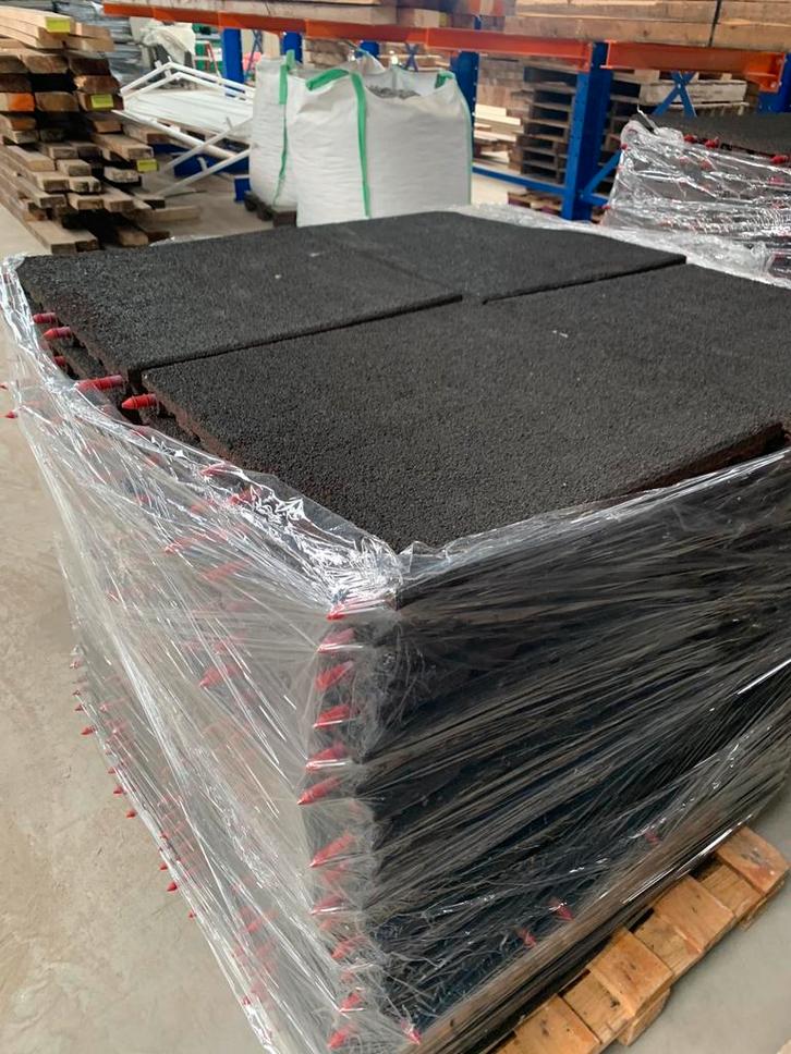 Rubberen tegels, Tuin en Terras, Tegels en Klinkers, Zo goed als nieuw, Overige typen, Rubber, 10 m² of meer, Ophalen