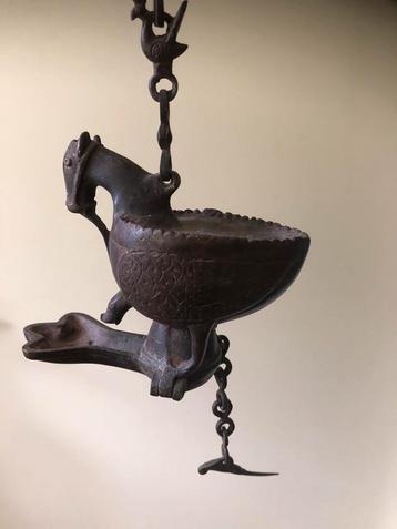Bronzen olielamp beschikbaar voor biedingen