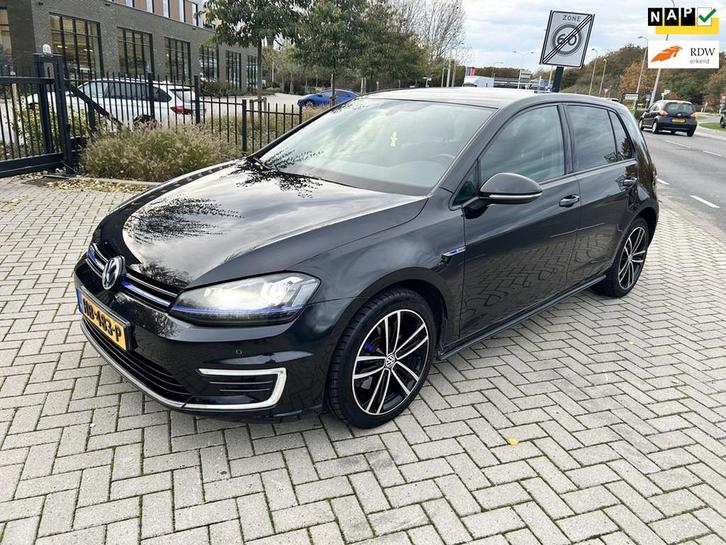 Volkswagen Golf 1.4 TSI GTE 2015! NAVI! Nette auto! NWE APK!, Auto's, Volkswagen, Bedrijf, Te koop, Golf, ABS, Achteruitrijcamera