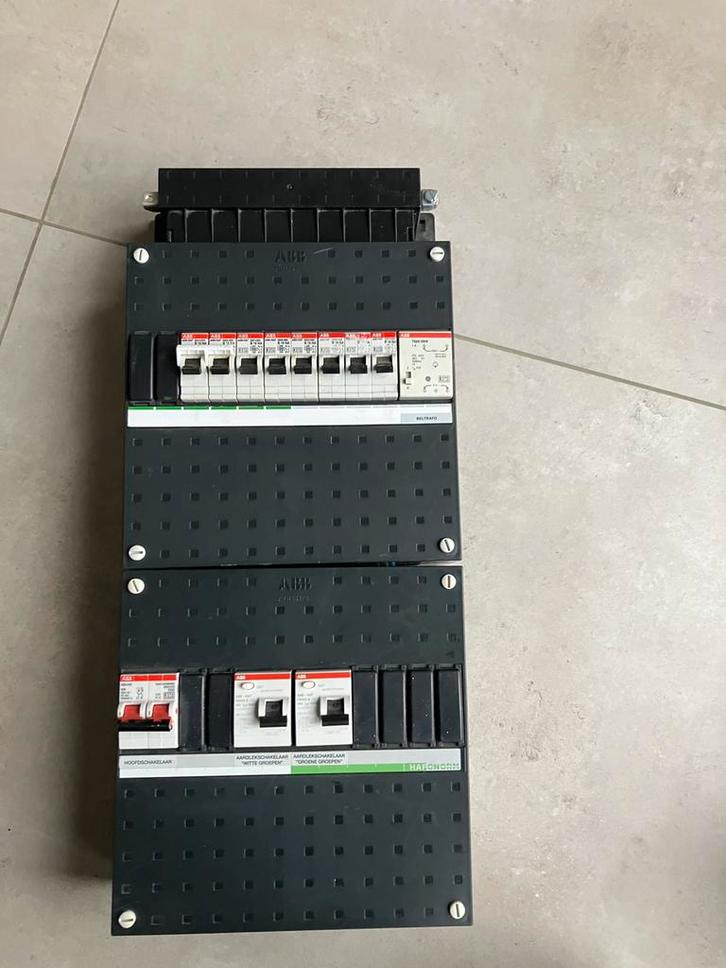 Abb 1 fase meterkast met 8 groepen met kookgroep en beltravo, Doe-het-zelf en Verbouw, Elektra en Kabels, Zo goed als nieuw, Overige typen