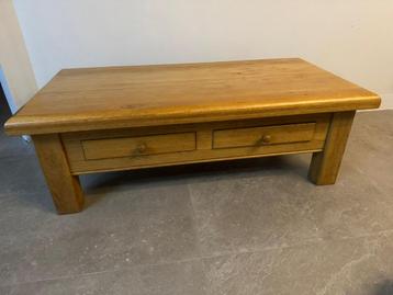 Massief eiken salon tafel beschikbaar voor biedingen