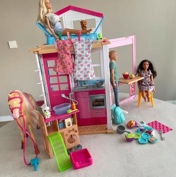 Barbie poppen meubelen accessoires schoentjes kleertjes beschikbaar voor biedingen