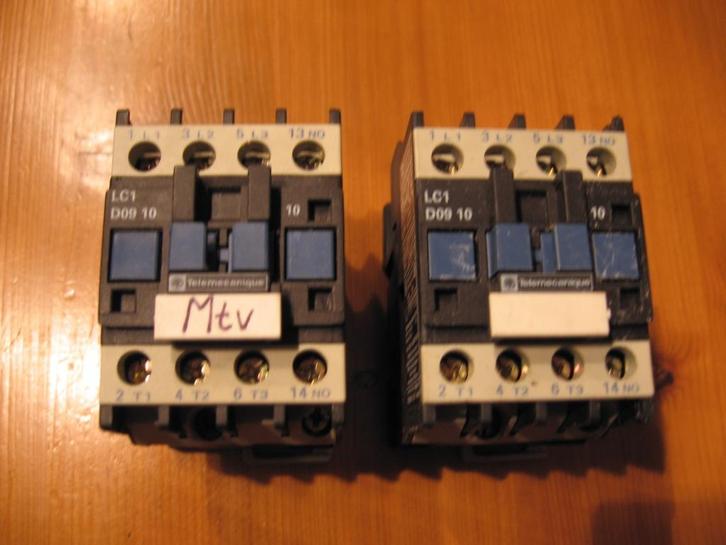 Telemecanique magneetschakelaar LC1-D09-10 en 01 relais., Hobby en Vrije tijd, Elektronica-componenten, Gebruikt, Verzenden