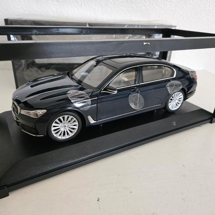 ISCALE: BMW 750 LI G12 2016, Hobby en Vrije tijd, Modelauto's | 1:18, Nieuw, Auto, Overige merken, Ophalen of Verzenden