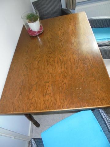 eettafel beschikbaar voor biedingen