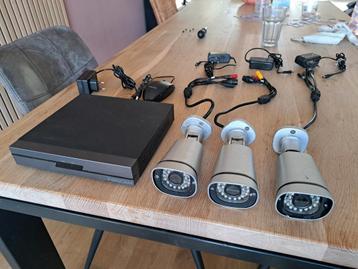 Foscam beveiligingscamera set met recorder +hdd beschikbaar voor biedingen