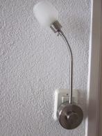metalen stopcontact lamp met glazen kapje, met dimmer, buigb, Huis en Inrichting, Lampen | Wandlampen, Ophalen of Verzenden, Gebruikt