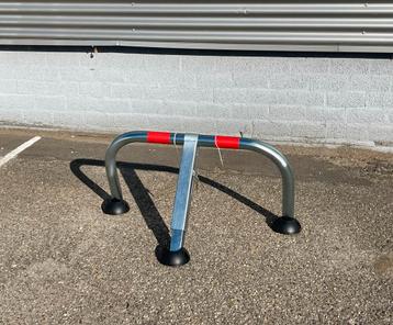 Stevige inklapbare parkeerbeugel met slot beschikbaar voor biedingen