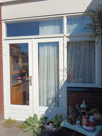 Groot kozijn met openslaande deuren + ramen  beschikbaar voor biedingen