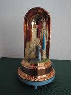 Kitsch speeldoosje met Maria en Bernadette in Lourdes, Verzamelen, Ophalen of Verzenden, Zo goed als nieuw, Beeld(je), Christendom | Katholiek