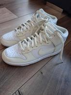 Nike dunk high, Wit, Nike, Ophalen of Verzenden, Zo goed als nieuw