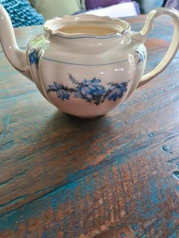 GEZOCHT  theepotdeksel Gouds plateel plazuid beschikbaar voor biedingen