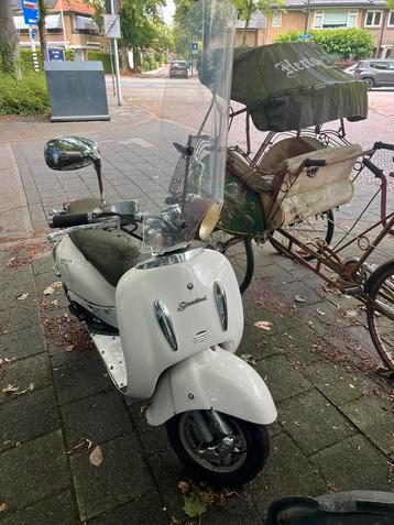 Agm retro beschikbaar voor biedingen