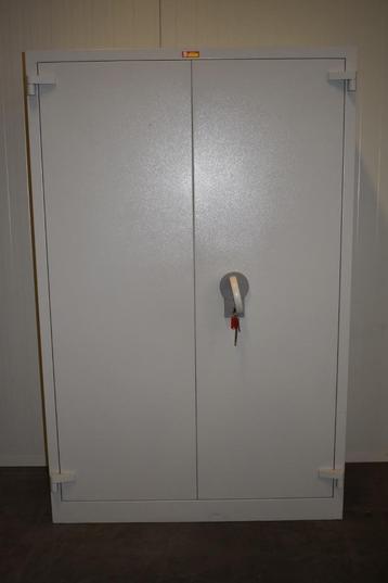 Sistec brandvertragende archiefkast/kluis brand kast/kluis beschikbaar voor biedingen