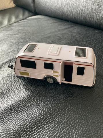 Caravan (middelgroot) beschikbaar voor biedingen