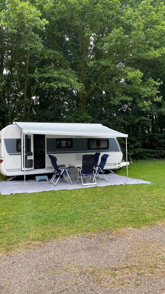 Hobby 540 KMFE met voortent & luifel, 6 pers. 2021, Caravans en Kamperen, Caravans, Particulier, tot en met 6, 1250 - 1500 kg