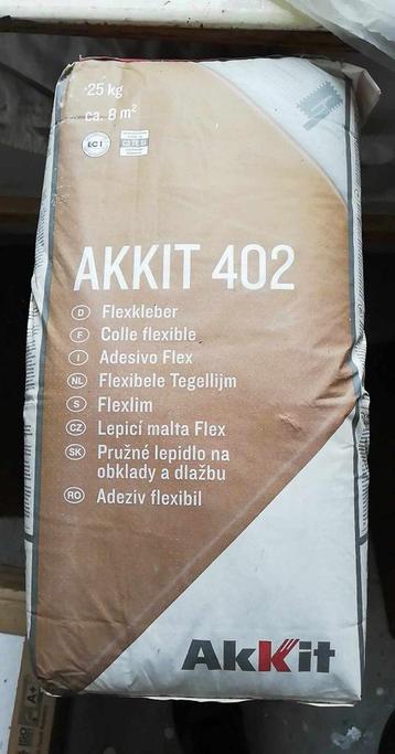 5 Zakken Akkit 402 tegellijm 25 kg/ps  beschikbaar voor biedingen