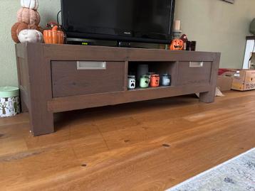 Houten TV-meubel met lades beschikbaar voor biedingen