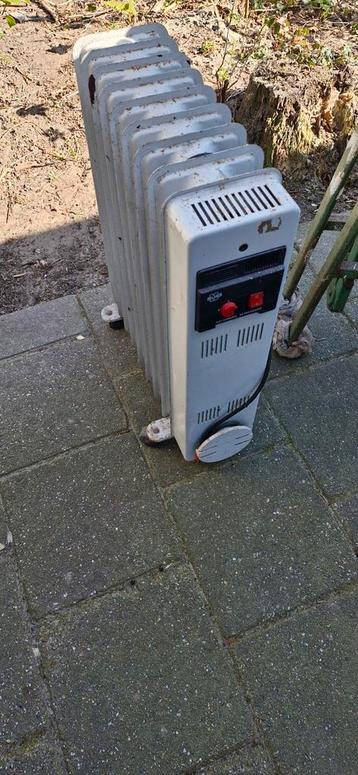 ELRO VO9 radiator kachel beschikbaar voor biedingen
