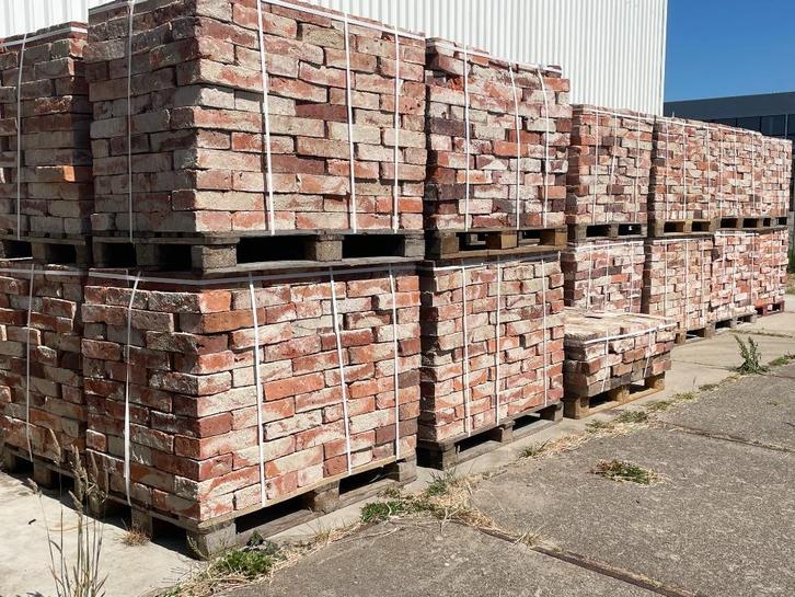 17 Pallet Kloostermoppen rood 3950 stuks circa 29x7x14.5cm, Doe-het-zelf en Verbouw, Metselstenen, Gebruikt, Bakstenen, Ophalen