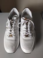 Witte, leren sneakers van Fred de la Bretoniere, 41, Ophalen of Verzenden, Zo goed als nieuw, Wit, Sneakers of Gympen