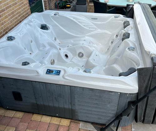 Jacuzzi Spa Balboa, 6 persoons -  juni 2025 onderhoud gehad, Tuin en Terras, Bubbelbaden en Hottubs, Zo goed als nieuw, Vast, Trap