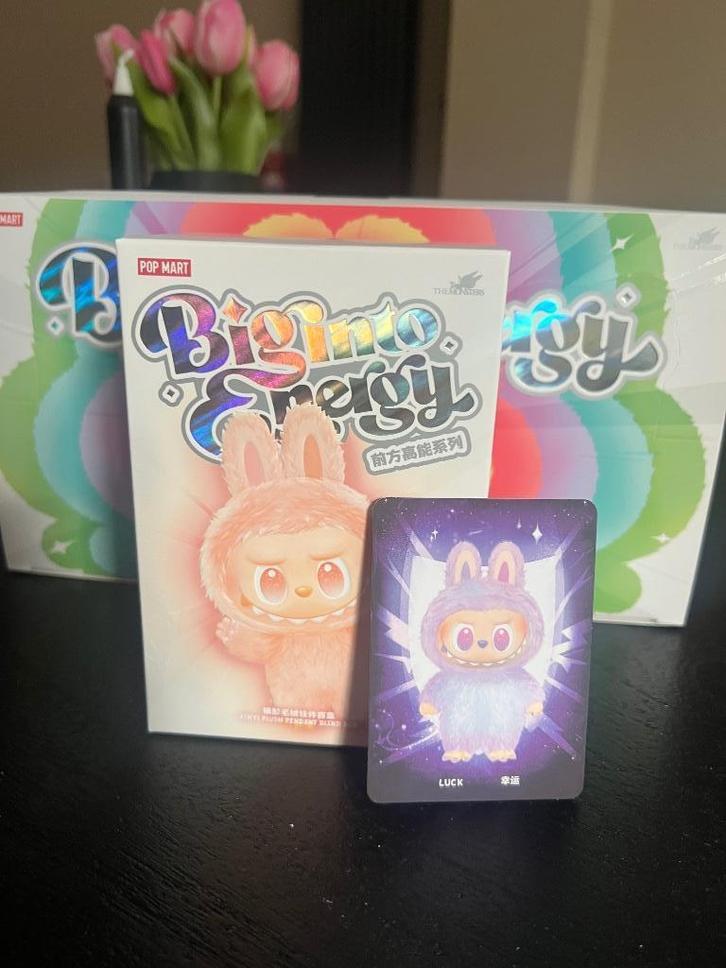 Labubu big into energy - Luck (100% echt), Verzamelen, Poppetjes en Figuurtjes, Nieuw, Ophalen of Verzenden