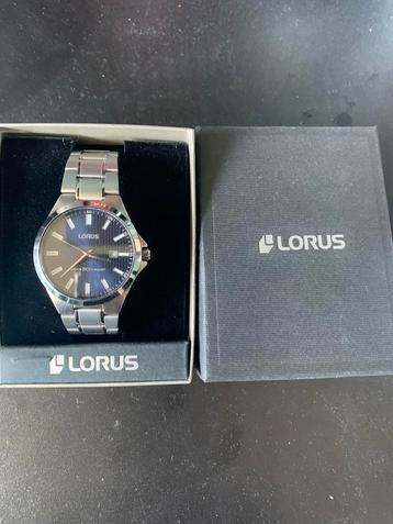 Horloge  beschikbaar voor biedingen