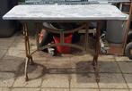 Antieke gietijzeren tuintafel met marmeren  tafelblad., Ophalen, Zo goed als nieuw, Rechthoekig, Metaal