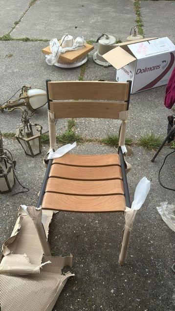 Houten terrasstoelen – Nooit gebruikt (6 stuks beschikbaar) beschikbaar voor biedingen