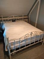 Wit sierlijk bed 2 dezelfde evt., Ophalen, Gebruikt, Wit, 140 cm
