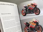 HRC Honda Racing - 2011 MotoGP official book., Boeken, Ophalen of Verzenden, Zo goed als nieuw, Merk of Model