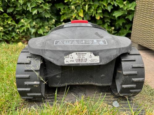 Robomow RC304u grasrobot, Tuin en Terras, Robotmaaiers, Gebruikt, 20 tot 25 cm, Met regensensor, Bestuurbaar via app, Ophalen of Verzenden