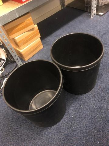 2 x helit afval emmer / prullenbak zwart kunststof beschikbaar voor biedingen