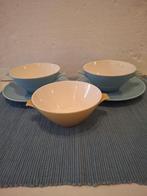 Villeroy & Boch - 2 pastelblauwe soepkommen en 1 gele kom, Antiek en Kunst, Antiek | Servies los, Ophalen of Verzenden