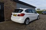 Bmw 2-SERIE 218D EXECUTIVE, Navi, Cruise, Trekhaak, Auto's, Origineel Nederlands, Te koop, 5 stoelen, 135 €/maand