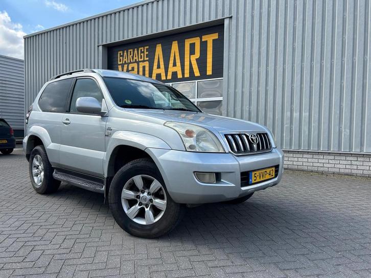 Toyota Land Cruiser 3.0 D-4D LX HR Blind Van | CLIMATE | 4x4, Auto's, Bestelauto's, Bedrijf, Te koop, 4x4, ABS, Airbags, Airconditioning