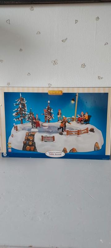 Lemax Schaatsbaan - Licht, Muziek, Beweging beschikbaar voor biedingen