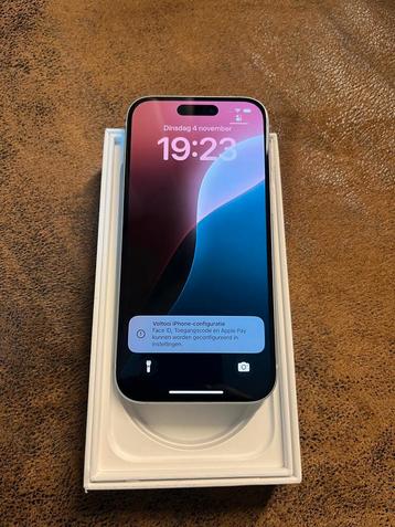iPhone 15 128GB - Topstaat! Originele verpakking beschikbaar voor biedingen