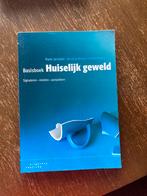 H. Janssen - Basisboek huiselijk geweld, Boeken, Ophalen of Verzenden, Zo goed als nieuw, H. Janssen; B. Vissers; W. Wentzel