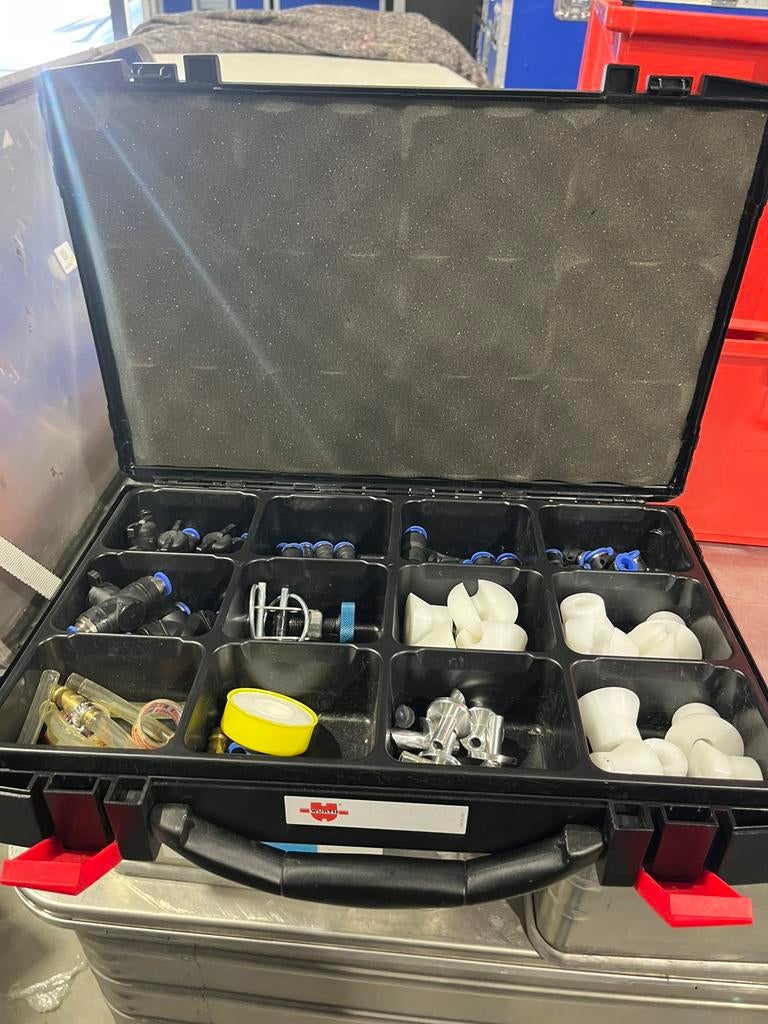 Pneumatische/Slang­fitting Set – Compleet en Georganiseerd, Ophalen, Zo goed als nieuw, Luchtreiniger