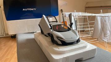 1:18 AutoArt McLaren 675LT Wit  beschikbaar voor biedingen