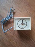 Vintage retro wekker / klok op stroom, Ophalen of Verzenden