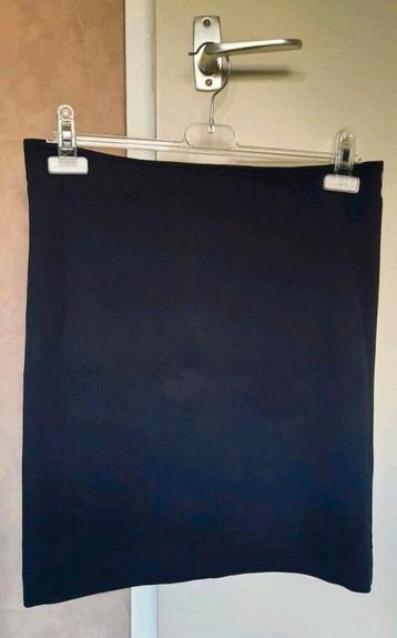 Nette rok maat M beschikbaar voor biedingen