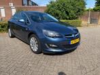 Opel Astra 1.4 Turbo Cosmo, Auto's, Opel, Voorwielaandrijving, Euro 5, Zwart, 4 cilinders